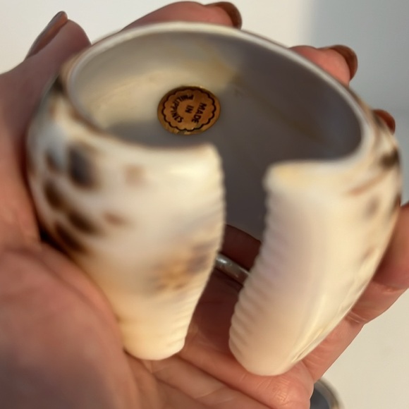 NWOT  Vintage VERY UNIQUE SHELL NAPKIN RINGS - Picture 3 of 4
